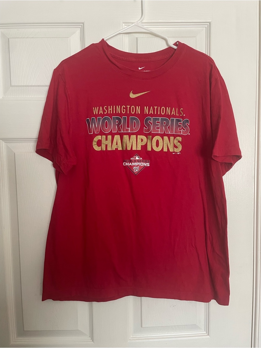 Nike size Large Red Washington Nationals World Series Champions Tee 2019